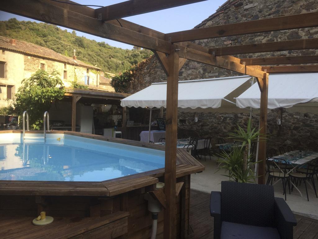 Chez Les Amis 호텔 Saint-Nazaire-de-Ladarez 외부 사진