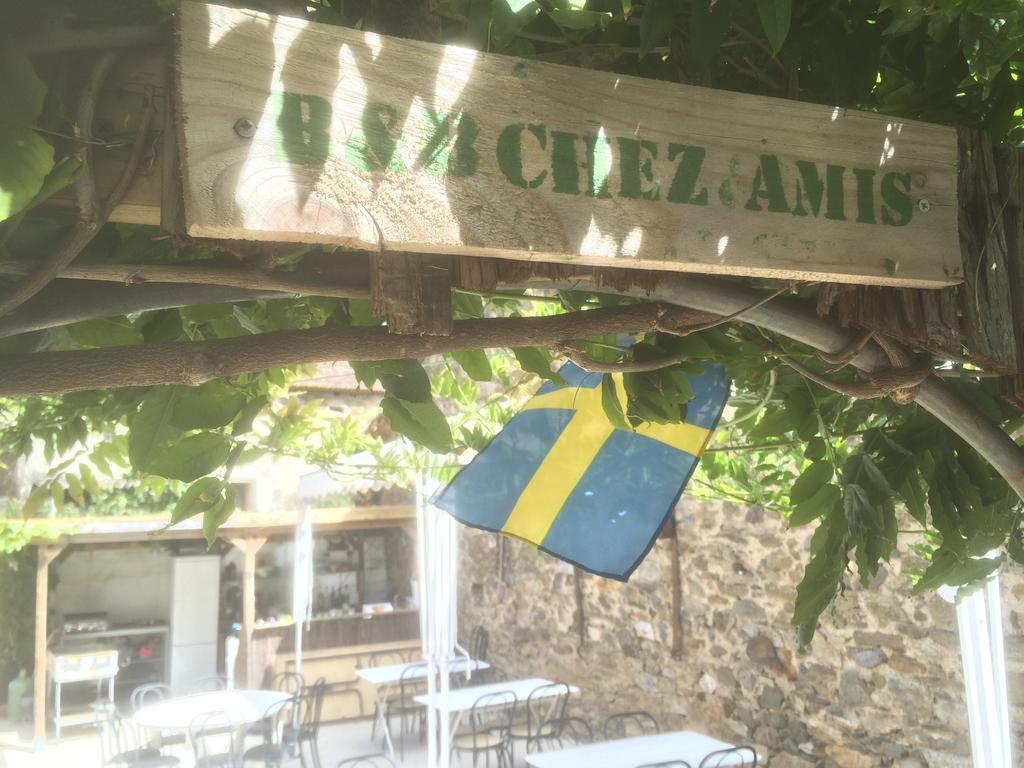 Chez Les Amis 호텔 Saint-Nazaire-de-Ladarez 외부 사진
