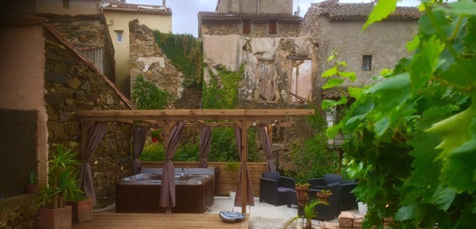 Chez Les Amis 호텔 Saint-Nazaire-de-Ladarez 외부 사진