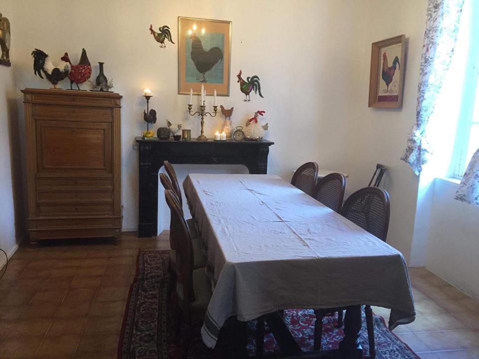 Chez Les Amis 호텔 Saint-Nazaire-de-Ladarez 외부 사진